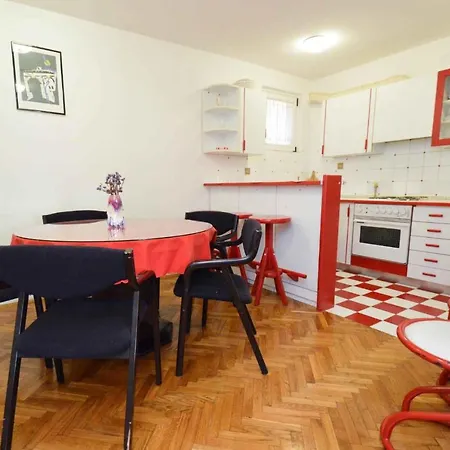 In - Istrien 10988 * Pola